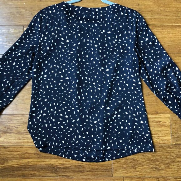 Ann Taylor LOFT Blouse, Black with 3/4 Sleeves, Pretty Pattern, Size Small - Picture 2 of 7